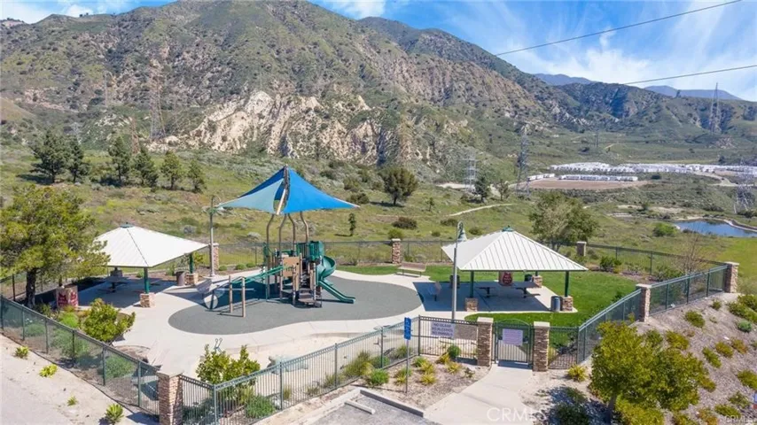 16706 Nicklaus Drive 76, Rancho Cascades, California 91342