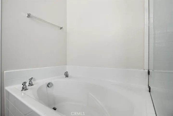 16706 Nicklaus Drive 76, Rancho Cascades, California 91342