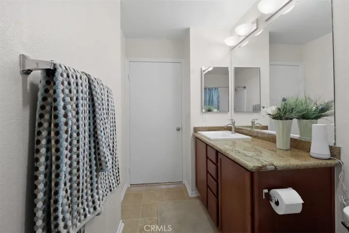 16706 Nicklaus Drive 76, Rancho Cascades, California 91342