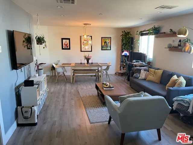 unit does NOT include past tenants furnishings shown