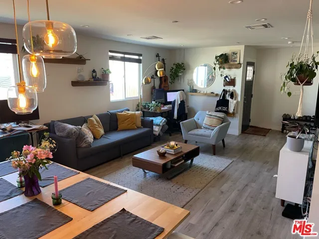 2317 S Redondo Boulevard, Los Angeles, California 90016