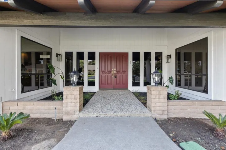 510 E Estate Dr, Tulare, California 93274