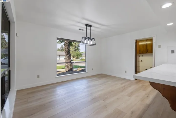 510 E Estate Dr, Tulare, California 93274