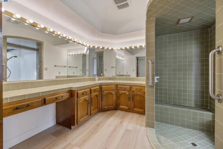 510 E Estate Dr, Tulare, California 93274