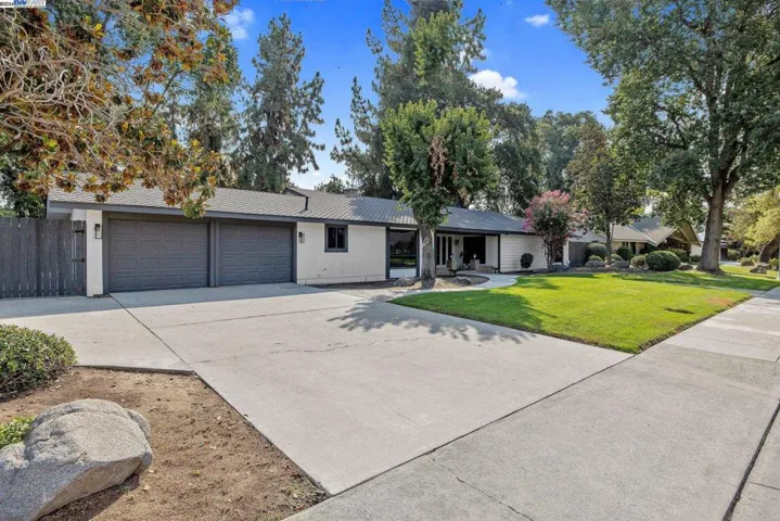 510 E Estate Dr, Tulare, California 93274