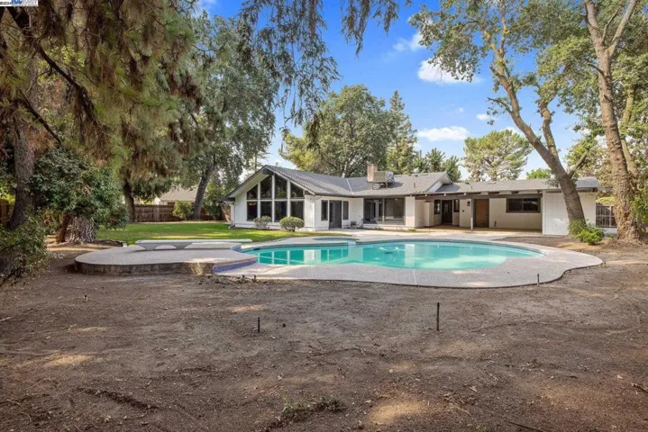510 E Estate Dr, Tulare, California 93274