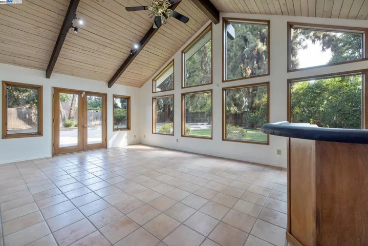 510 E Estate Dr, Tulare, California 93274