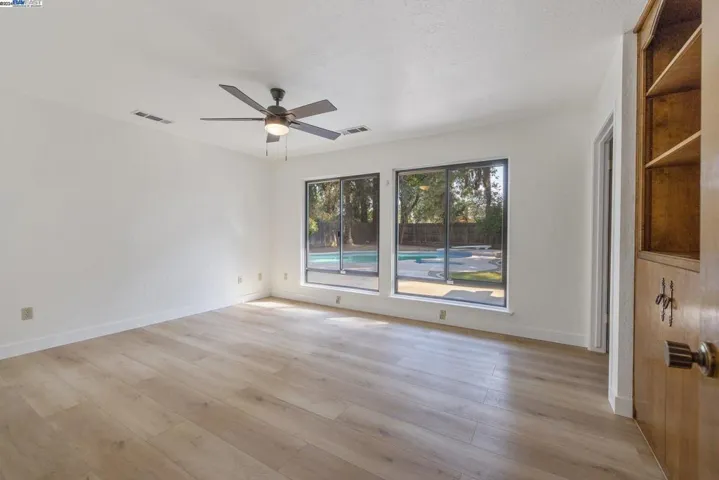 510 E Estate Dr, Tulare, California 93274