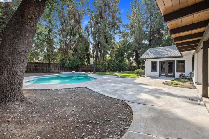 510 E Estate Dr, Tulare, California 93274