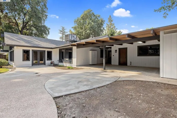 510 E Estate Dr, Tulare, California 93274