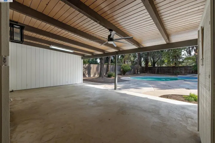 510 E Estate Dr, Tulare, California 93274