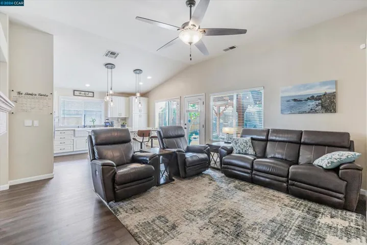 2811 Swallowview Dr, Lincoln, California 95648