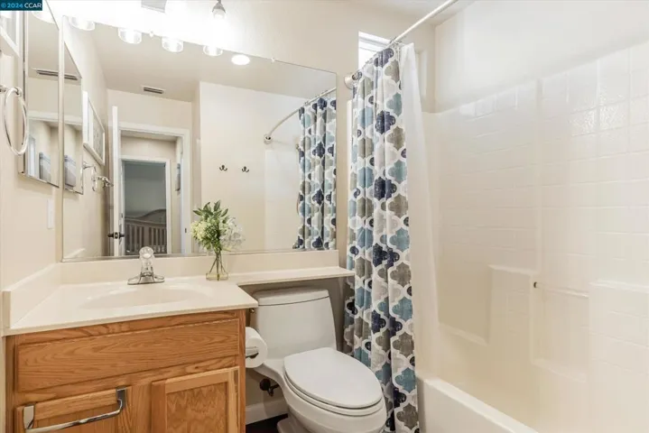 2811 Swallowview Dr, Lincoln, California 95648