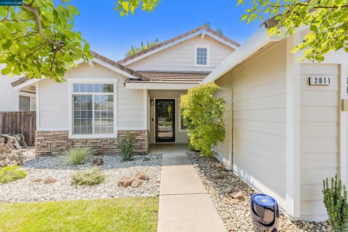 2811 Swallowview Dr, Lincoln, California 95648