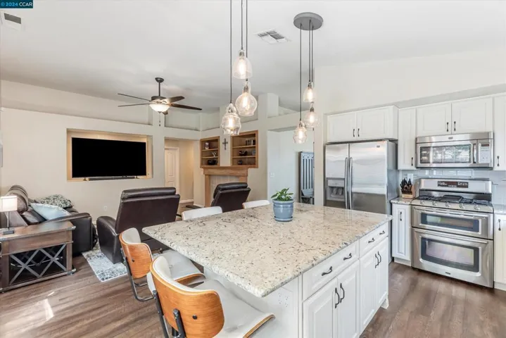 2811 Swallowview Dr, Lincoln, California 95648