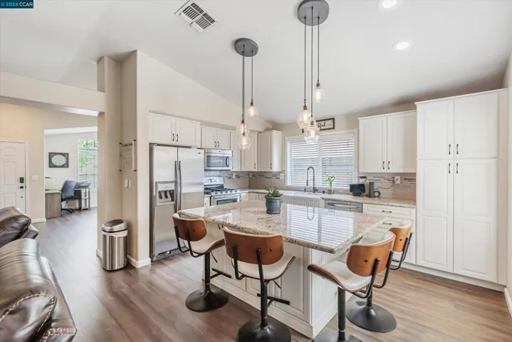 2811 Swallowview Dr, Lincoln, California 95648