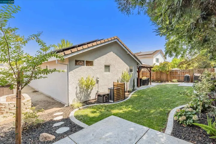 2811 Swallowview Dr, Lincoln, California 95648