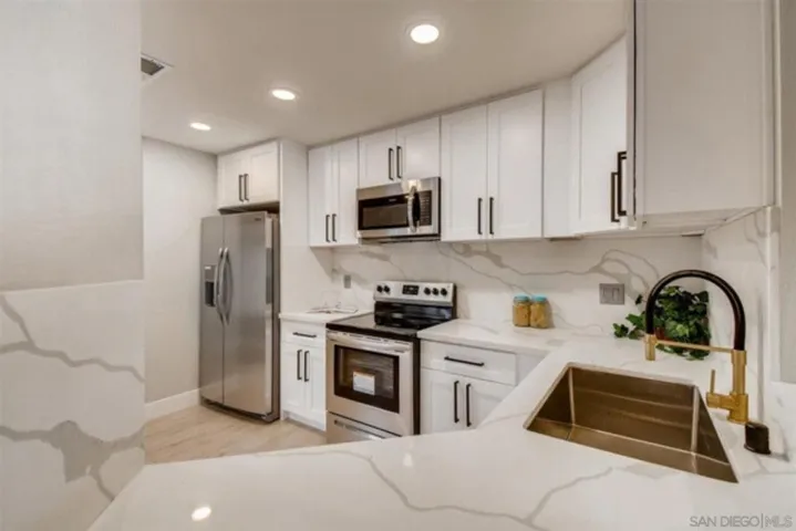 13801 Pinkard Way 7, El Cajon, California 92021