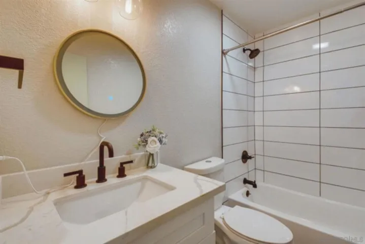 13801 Pinkard Way 7, El Cajon, California 92021