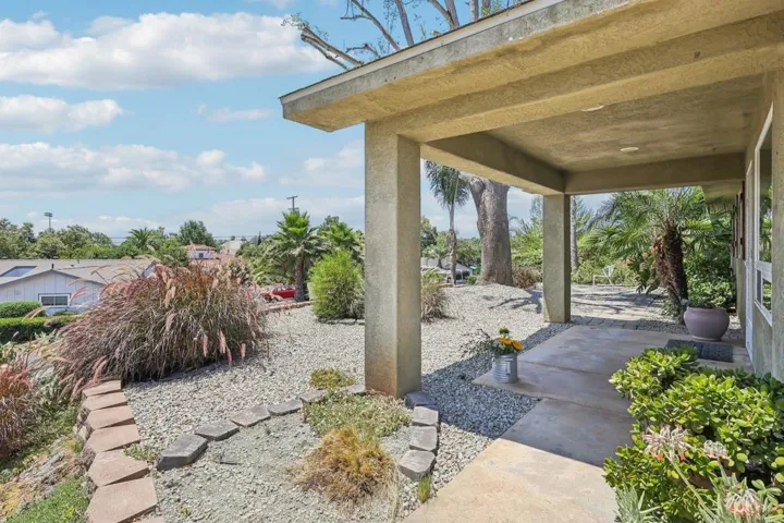 2241 South Stage Coach Road, Fallbrook, California 92028