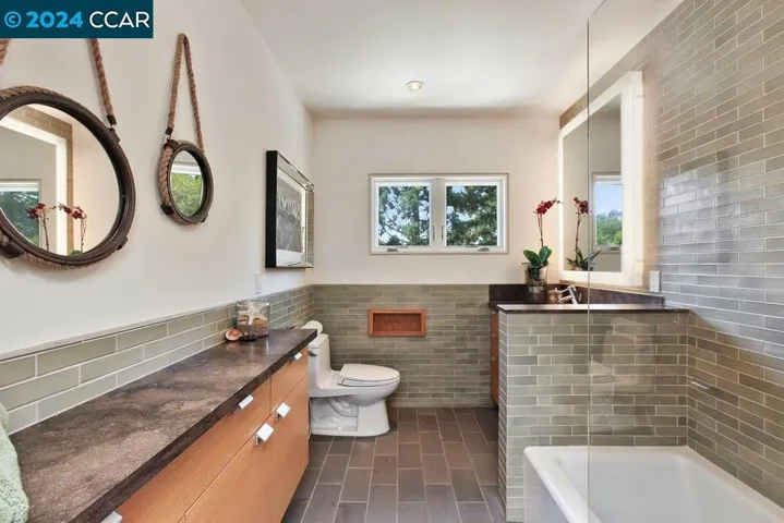 4701 Harbord Drive, Oakland, California 94618