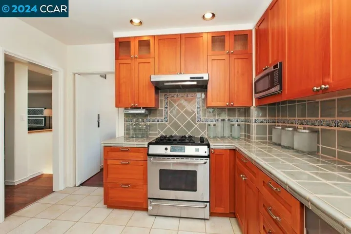 4701 Harbord Drive, Oakland, California 94618