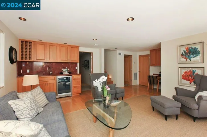 4701 Harbord Drive, Oakland, California 94618