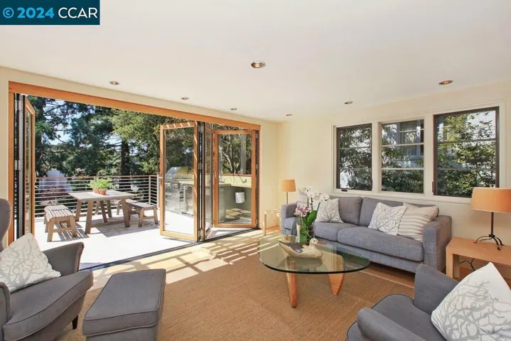 4701 Harbord Drive, Oakland, California 94618