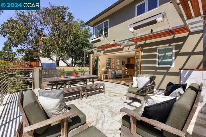 4701 Harbord Drive, Oakland, California 94618