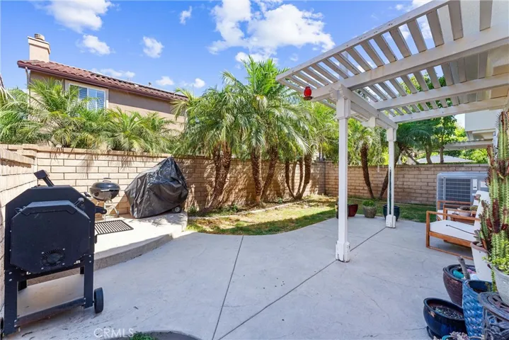 252 Knoll Lake, Mission Viejo, California 92692