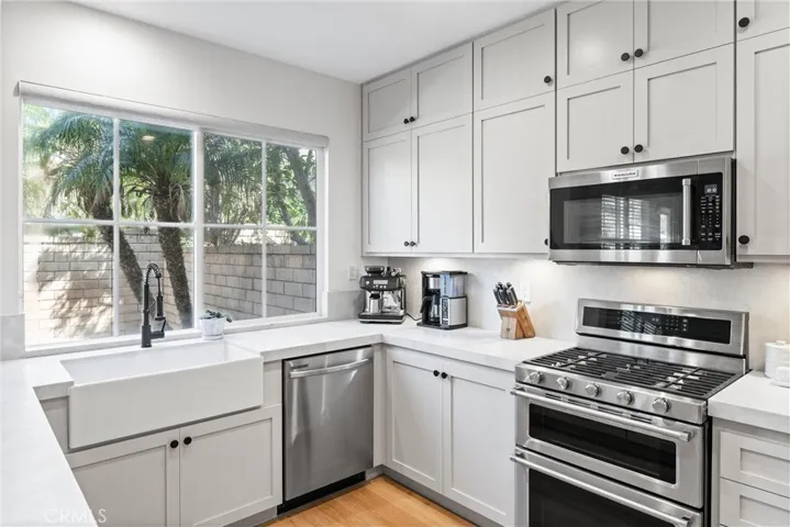 252 Knoll Lake, Mission Viejo, California 92692
