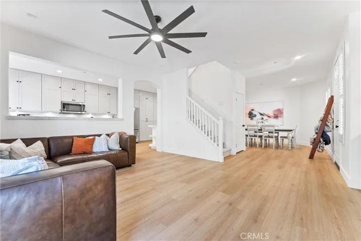 252 Knoll Lake, Mission Viejo, California 92692