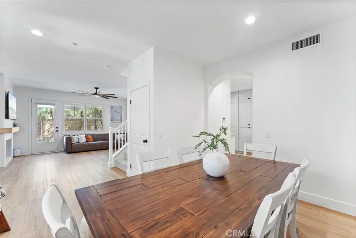 252 Knoll Lake, Mission Viejo, California 92692