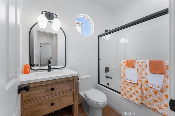 Full Bathroom for bedrooms 2 & 3