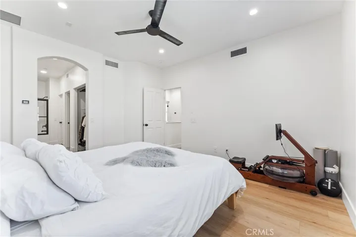 252 Knoll Lake, Mission Viejo, California 92692