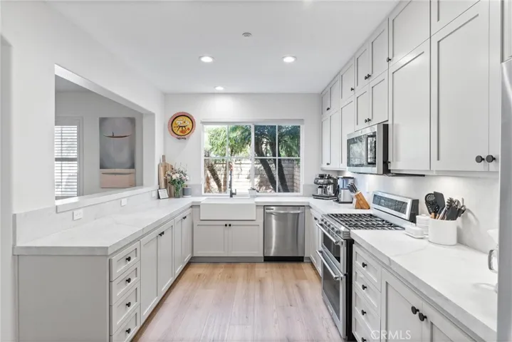 252 Knoll Lake, Mission Viejo, California 92692