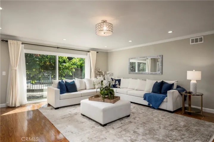 452 W Winnie Way, Arcadia, California 91007