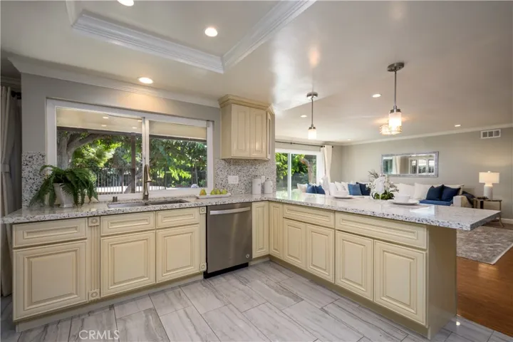 452 W Winnie Way, Arcadia, California 91007