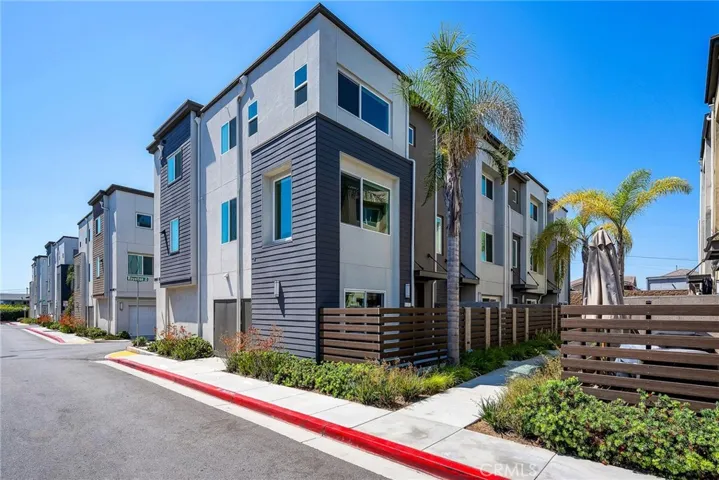 14041 Royalton Lane 1, Gardena, California 90247