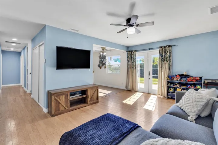 113 Old Oak Dr, San Diego, California 92114