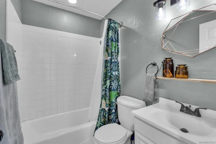 113 Old Oak Dr, San Diego, California 92114