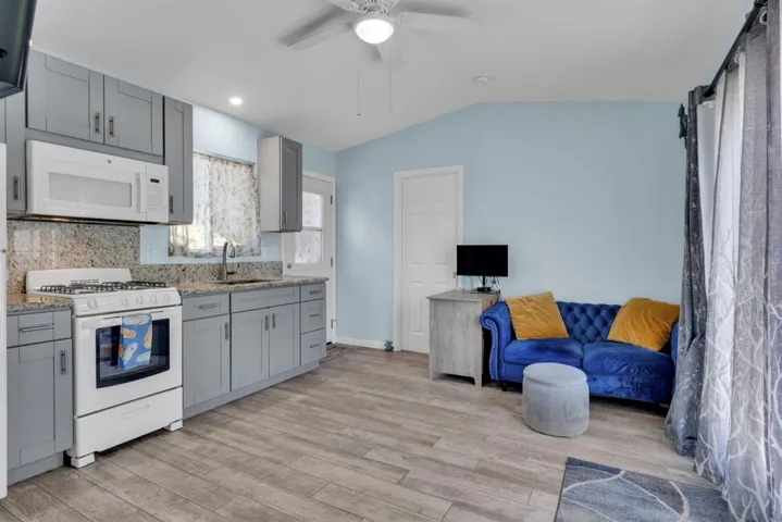 113 Old Oak Dr, San Diego, California 92114