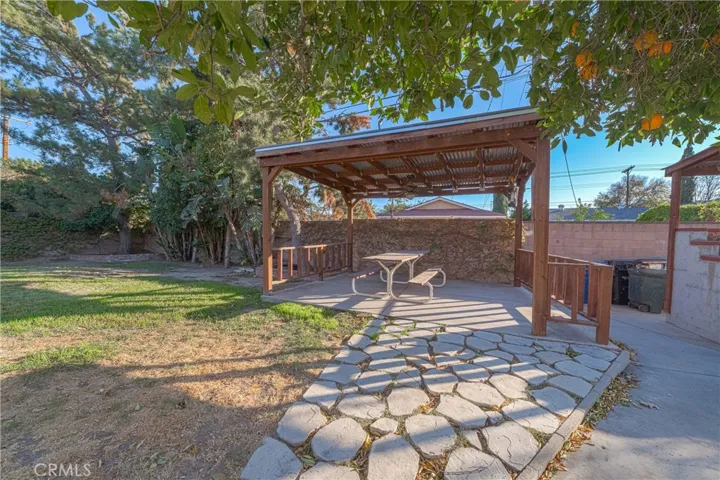 8727 Monogram Avenue, North Hills, California 91343