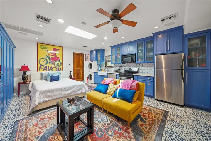 4517 Kraft Avenue, Studio City, California 91602