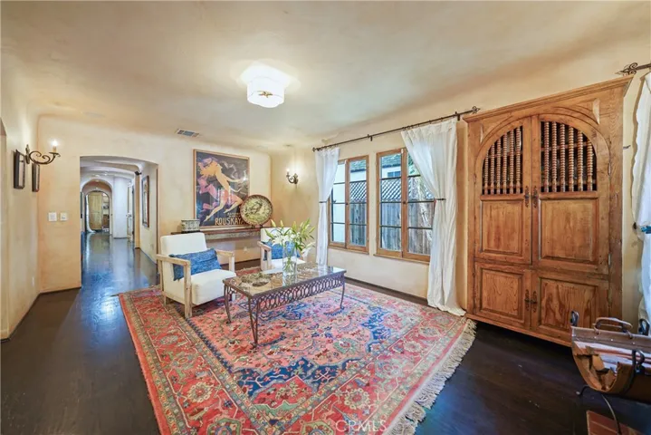 4517 Kraft Avenue, Studio City, California 91602