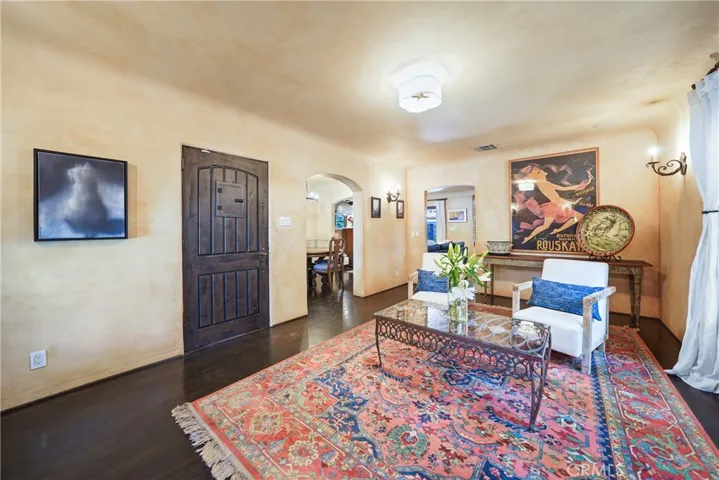 4517 Kraft Avenue, Studio City, California 91602