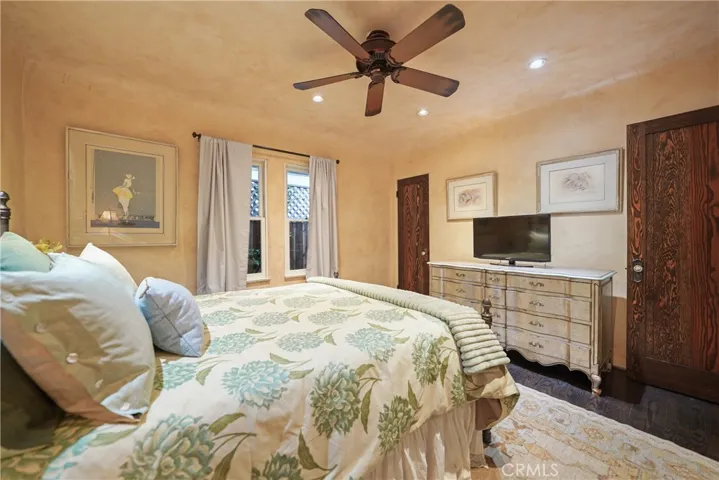 4517 Kraft Avenue, Studio City, California 91602