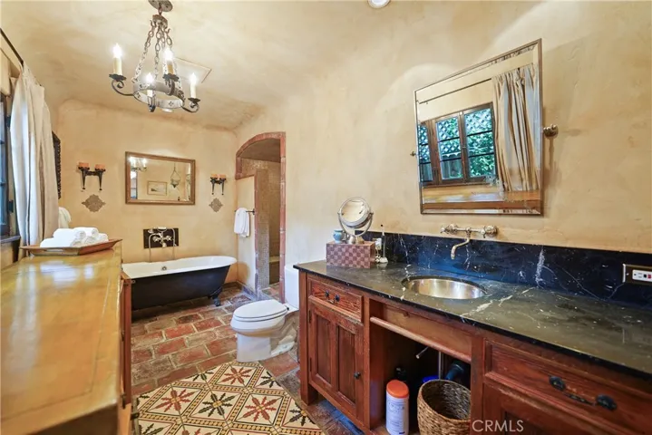4517 Kraft Avenue, Studio City, California 91602