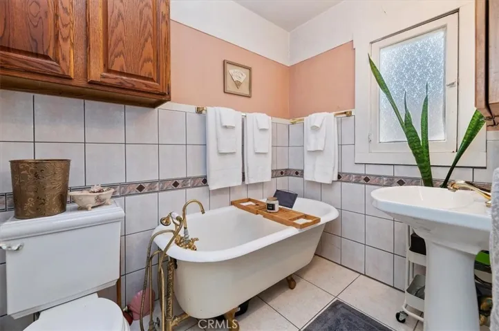 4310 Edgewood Place, Riverside, California 92506