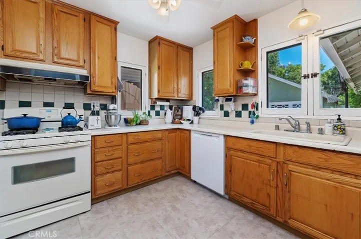4310 Edgewood Place, Riverside, California 92506
